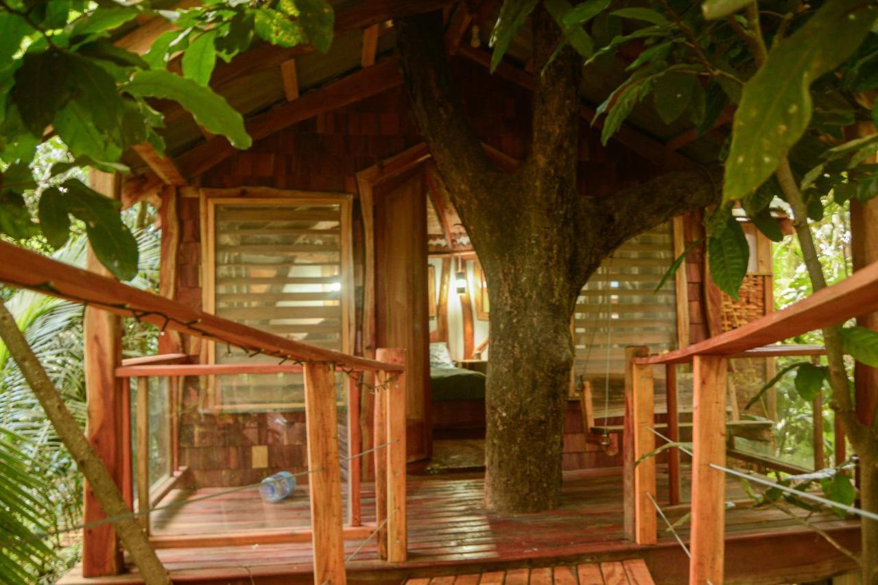 Tukulolo Treehouses Makaunga Экстерьер фото